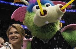 Orlando Magic Mascot STUFF Proposes to Kate Upton