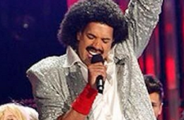 Landry Fields As Lionel Richie On Sing Your Face Off