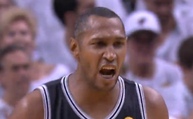 Boris Diaw Drops a Sweet Behind the Back Dime To Splitter