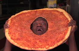 Jimmy Kimmel and Dikembe Mutombo Play a New Version of Marco Polo