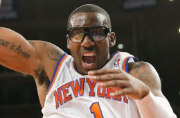 Amare Stoudemire Dunks All Over Anderson Varejao