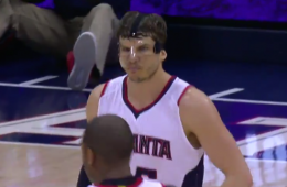 Kyle Korver Explodes For 11 Points In a Minute