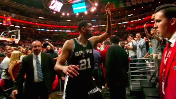 Tim Duncan Gets a Double-Double In Big Win