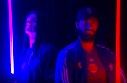 Brook Lopez vs Robin Lopez: Lightsaber Battle