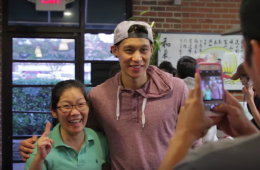 Jeremy Lin Tries Americanized Chinese Food In Charlotte