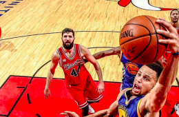 Stephen Curry Battles Derrick Rose In Chicago