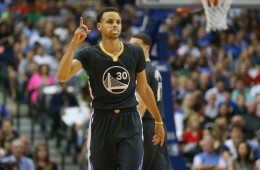 Stephen Curry, Warriors Lead In Jersey and Merchandise Sales