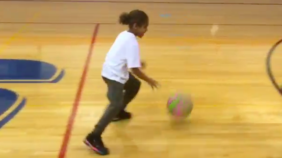 Kevin Durant Gives His Niece a Monster Block