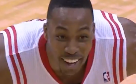 Dwight Howard Throws an Alley-oop Pass