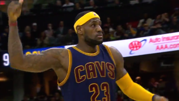 LeBron James Drops 42 on Visiting Warriors