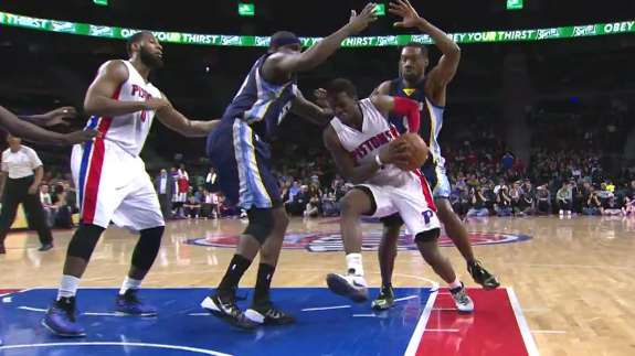 Reggie Jackson Hands Out a Career-High 20 Assists