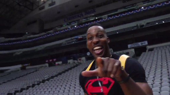Dwight Howard Hits a Full Court Shot Underhanded