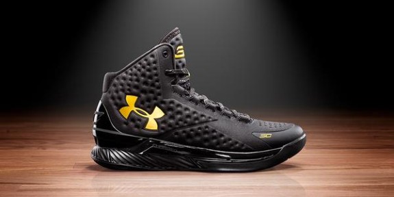 Under Armour Curry One ‘Black and Gold Banner′