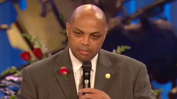 Charles Barkley Speaks at Moses Malone’s Funeral