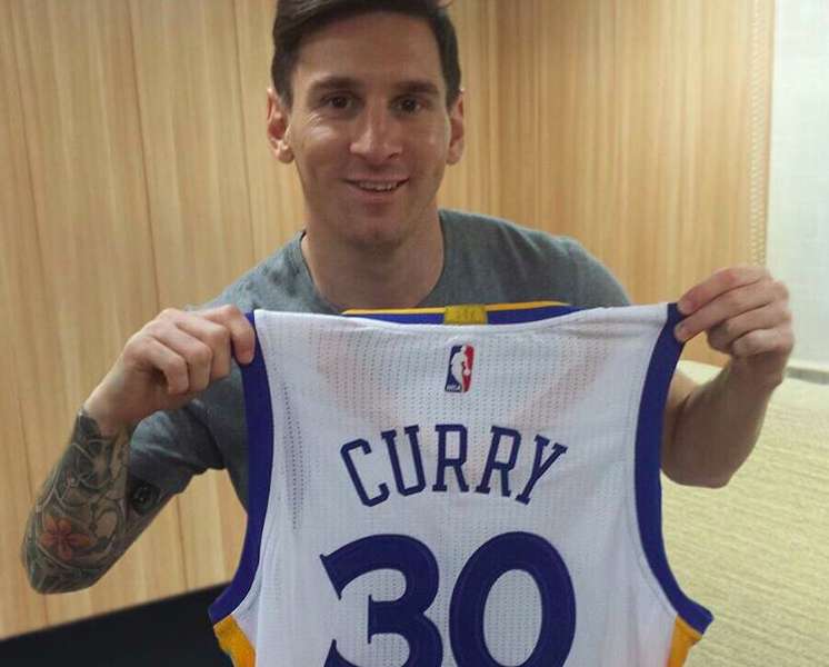 Stephen Curry Sends Lionel Messi a Gift For Reaching 30 Million Instagram Followers