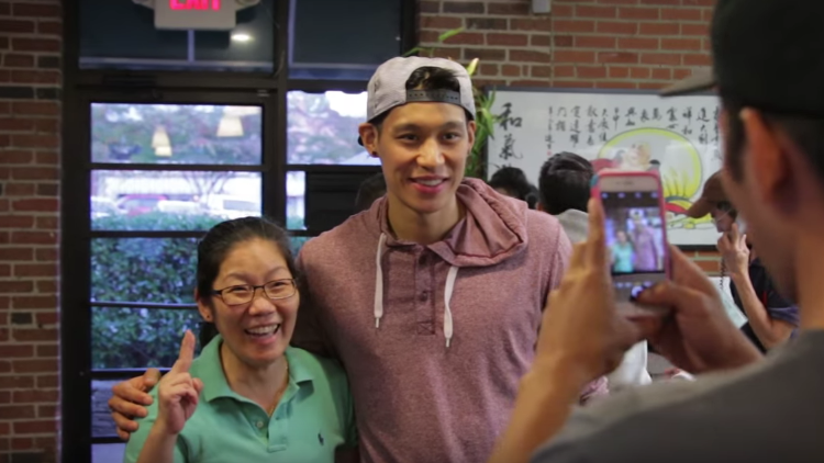 Jeremy Lin Tries Americanized Chinese Food In Charlotte