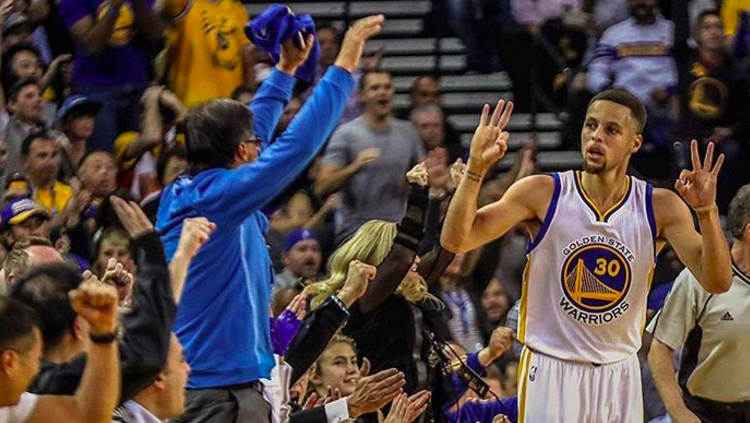 Stephen Curry, Warriors Tie Home Winning Streak Record