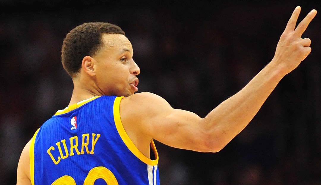 Stephen Curry Wins Back-to-Back MVP Awards